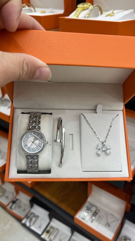 اطقم ساعات مشكلة